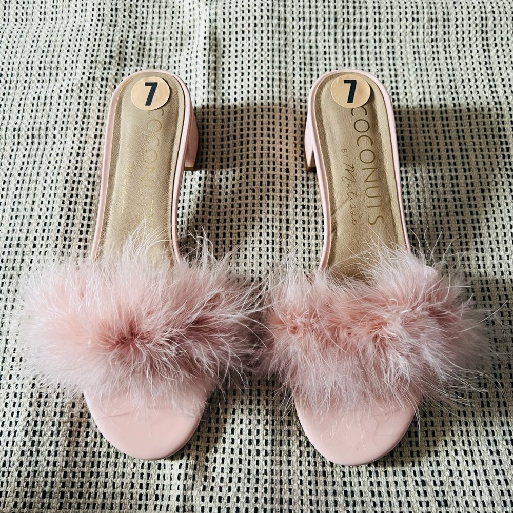 Coconuts by Matisse Blush Fluffy Heels US 7 Slide Sandals NEW